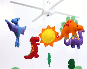 Filz Babybett Mobile Muster. DIY Dinosaurier Mobile nähen PDF. Enthält Diplodocus, T-Rex, Stegosaurus und Pterodactyl.