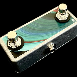 Saturnworks Double Momentary Aux Device / Amp Switch Guitar Pedal w/ Soft Touch Switches + TRS Jack - Replaces Boss FS-6, HX Stomp & More