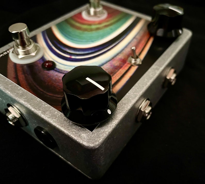 Saturnworks True Bypass Deluxe Momentary Feedback Volume Looper Loop Guitar Pedal Handcrafted in California image 3