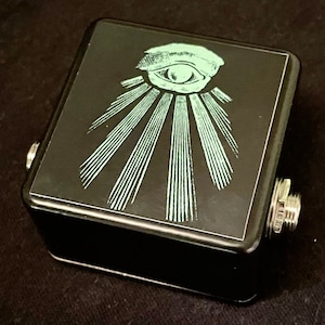 Saturnworks &#39;Micro&#39; Black Guitar or Bass Buffer Pedal - Handcrafted in California, USA