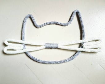 Chat moustachu en tricotin