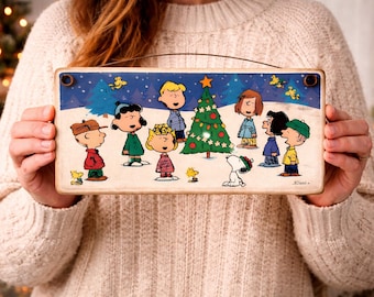 Charlie Brown Christmas Wood Plaque: Sparkling Glitter Snow, Peanuts Gang, (8x4)