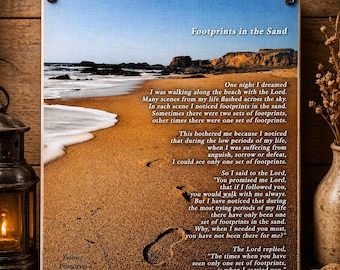 Placa con huellas en la arena: Cuadro de madera hecho a mano con alambre vintage.