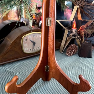 Wooden Easel Display Stands / Perfect for displaying Plates, Plaques, Artwork, Tiles and Framed Photos / Walnut / Various sizes available.