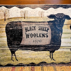 Black Sheep Woolens - Targa in legno primitivo da 11''x14'' - Pronta da esporre o stampare per incorniciarla - Decorazione da fattoria - Prodotto in Ohio