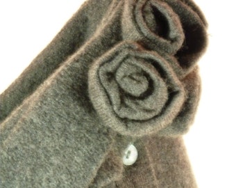 Medias de Navidad Gris fieltro de fieltro Lana Merino OOAK Rosas Flores Kenar Reciclado Reutilizado Reciclado 586