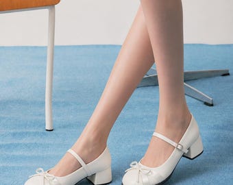 Vintage Ivory Mary Jane Shoes with Bow, Cute Chunky Block Heel Pumps, Romantic Coquette Aesthetic Footwear for Women