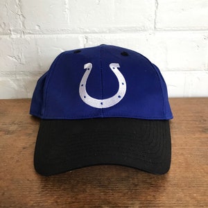Plain curved brim hats hotsell
