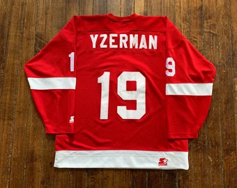 Vintage 90s Steve Yzerman Detroit Red Wings Graphic T-Shirt Youth