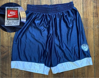 Vintage 2K Nike Basketball Shorts - Marineblau mit weißem Rand - Nike Teamsport - Medium