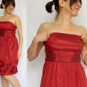 Vintage reine Seide Cocktail prom rotes Mini trägerloses, ärmelloses Minikleid mit Rüschen und Taillenband / Größe M