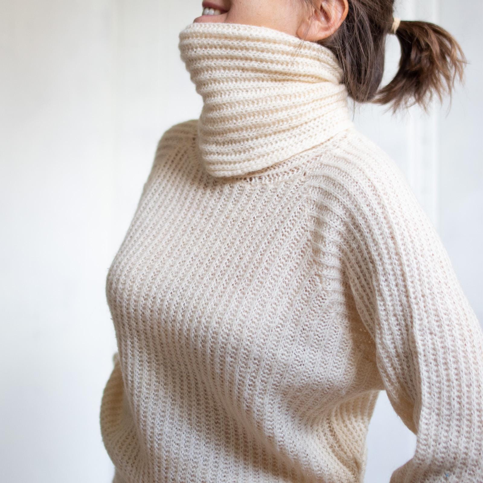 トップス 80s STONE  TURTLENECK KNIT SWEATER Vintage 1980s Wool Cream Turtleneck Sweater With Drawstring High