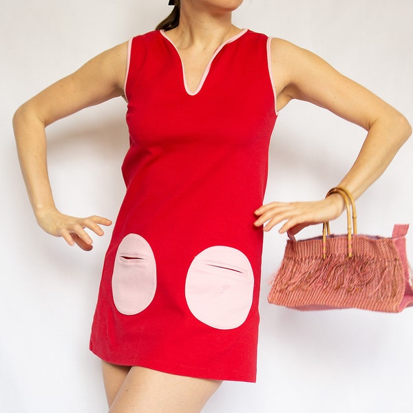 Vintage mini sleeveless cotton red dress with round pink pockets  / Size Small