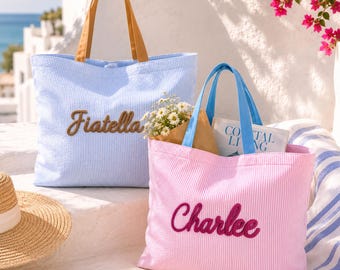 Borsa tote personalizzata ricamata, borsa da spiaggia in seersucker personalizzata, regalo per damigella d'onore, bomboniere per matrimonio
