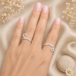 Double Finger Spiral Ring, Adjustable Two Finger Ring, Silver Knuckle Ring, Minimalist Open Wrap Ring, Wire Ring, Handmade Modern Jewelry