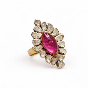 Statementring met natuurlijke robijn en Polki-diamant, handgemaakte sieraden van 925 sterling zilver met verguld laagje.