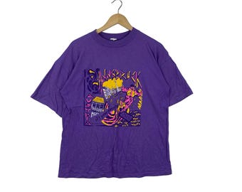 ヴィンテージ インスブルック オーストリア グラフィックTシャツ 抽象的なシングルステッチスタイル レトロな観光土産