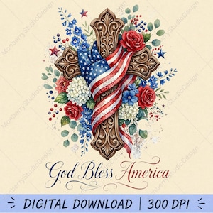 Könnte beinhalten: Ein dekoratives braunes Kreuz, drapiert mit einer amerikanischen Flagge, umgeben von roten Rosen, weißen Hortensien, blauen Ritterspornen und grünem Blattwerk. Der Text God Bless America steht in dunkelblauer Schreibschrift darunter.