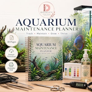 Puede incluir: Un libro de planificación de mantenimiento de acuarios con encuadernación en espiral y una portada con plantas acuáticas y peces. El texto dice AQUARIUM MAINTENANCE PLANNER, Track, Maintain, Grow, Thrive. Incluye 40 páginas, descarga instantánea e iconos de PDF imprimible.