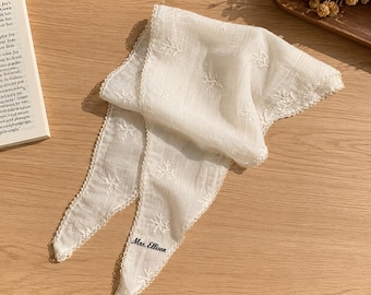 Pañuelo de lino personalizado / Pañuelo de lino a medida para mujer / Estilo cottagecore y boho / Pañuelo triangular vintage / Regalos para damas de honor