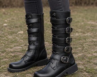 Gevechtslaarzen met gesp, punk-gothic kniehoge laarzen met vetersluiting en studs.