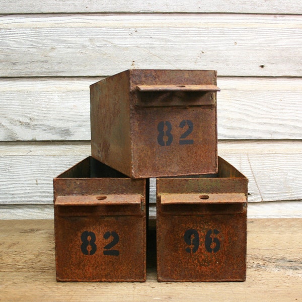 Vintage Bin numérotée en acier industrielle--Boîte de stockage industriel