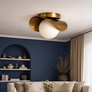 Plafoniera a filo soffitto con petali ondulati in ottone, lampada a globo moderna con nastro, lampada a loto in stile metà secolo, lampada a sospensione di lusso per soggiorno.