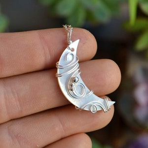 Bright Silver Moon Shell Necklace. Dainty Jewelry. Crescent Moon Necklace. Elven Jewelry. Silver Moon Jewelry. Wire Wrapped Moon Pendant.
