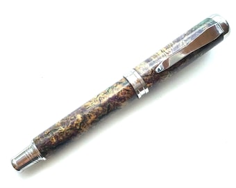Pluma estilográfica de pluma de madera - Box Elder Burl teñida de azul y púrpura - Made In USA Stainless Steel Hardware - 002FPSSB