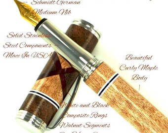 Pluma estilográfica de madera - Arce rizado con segmentos de nogal, círculos de corazón rojo y anillos blancos y negros - Fabricada en EE. UU., herrajes de acero inoxidable - 718FPSSG
