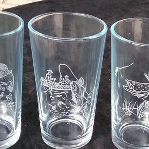 Beer glasses, Pub glasses,Fishing Beer glasses, Fisherman beer glasses, Fisherman gift, Pint beer glasses, Gifts for him, Beer drinker gift image 3