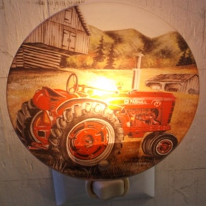 red tractor with barn night light, tractor night light, farm night light, bathroom night light, kitchen night light, pretty night light, image 2