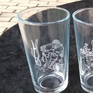 Beer glasses, Pub glasses,Fishing Beer glasses, Fisherman beer glasses, Fisherman gift, Pint beer glasses, Gifts for him, Beer drinker gift image 2