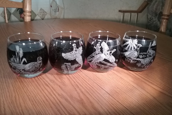 hand engraved pheasant whiskey glasses, pheasant bourbon glasses, pheasant liquor glasses, 4 different pheasant designs, engraved drink glas