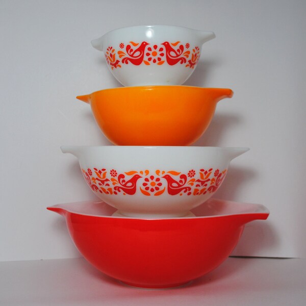 Pyrex Friendship Cinderella Nesting Mixing Bowls