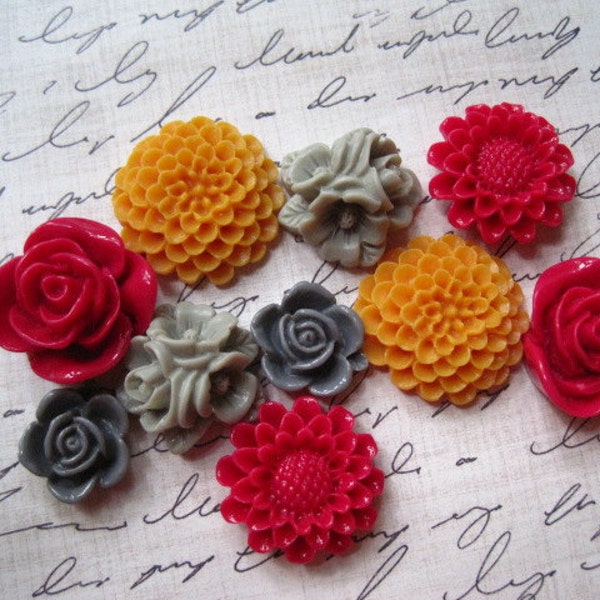 Resin Flowers.... 10 pc Mixed Lot Resin Cabochon Flowers.. Red, Gray, Sunset Orange