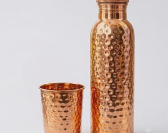 Juego de jarra y botella de agua de cobre puro martillado con vasos, jarra y recipientes para bebidas ayurvédicos hechos a mano, regalo de bienestar holístico