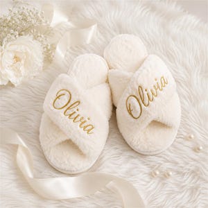 Chinelo personalizado para festa de casamento, chinelo felpudo com nome bordado, presente para madrinha de honra, caixa de presente para convite de madrinha.