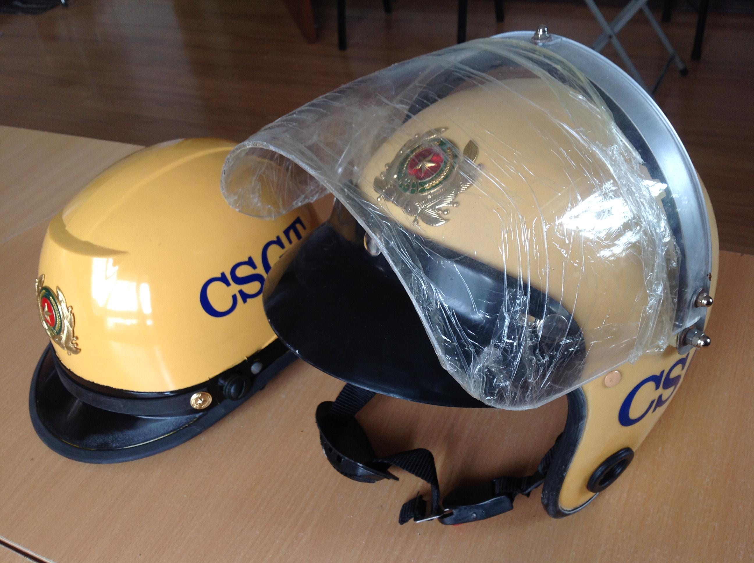 Riot police helmet - Etsy 日本