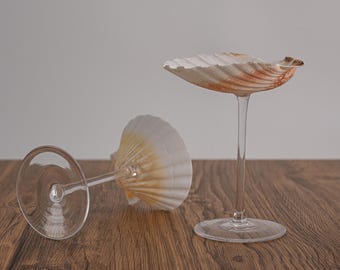 Verre à vin fait main avec coquilles Saint-Jacques ou coquillages naturels, verres côtiers, cadeau de mariage sur la plage