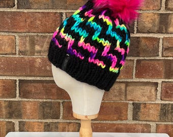 Luksusowa czarno-tęczowa czapka z wełny merynosów – czapka Escalera Beanie, ręcznie robiona na drutach z ręcznie farbowanej włóczki