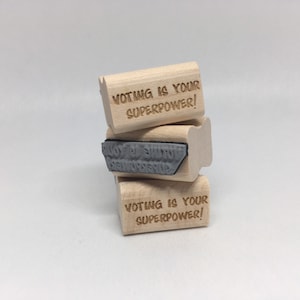 Voten ist Deine Superkraft! Stempel für Wählerpostkarten und GOTV-Initiativen