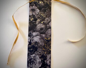 Vintage flower bookmark with gold leaf