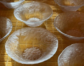 Set of 7 Tiffin Franciscan Flower Blossom Bowls – Etched Floral Glass – Scalloped Dessert Salad Bowls