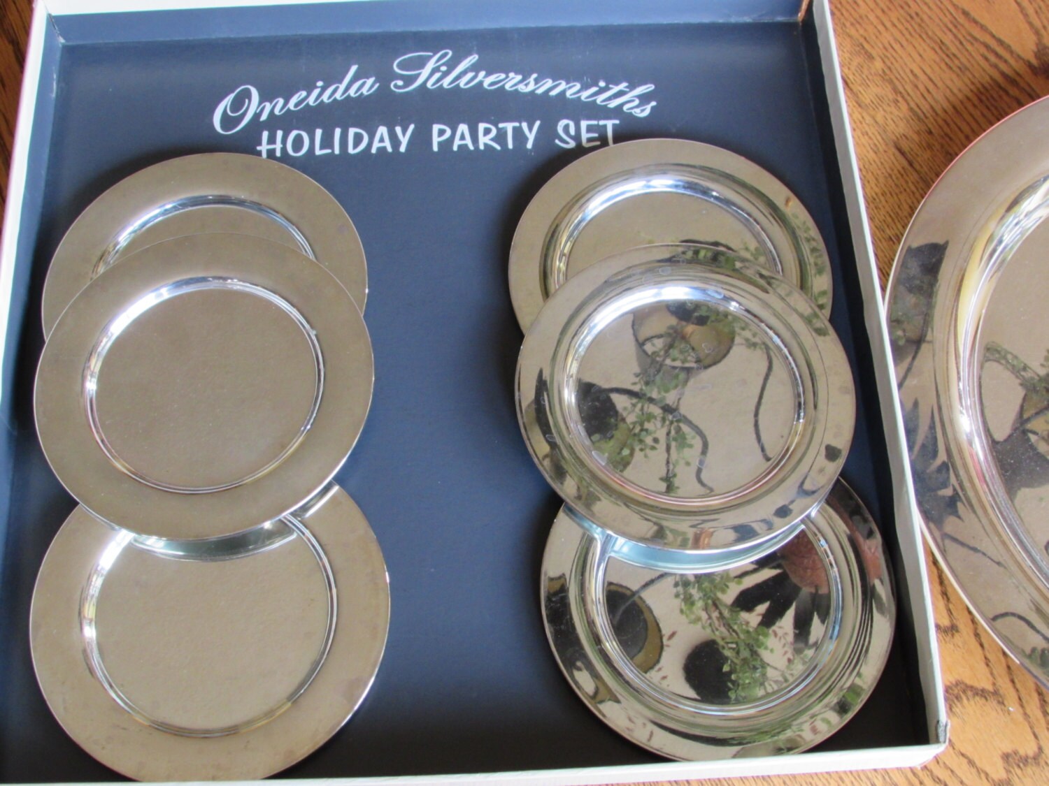 Oneida Silversmiths Silverplate Platter, Chip Bowl, and Six Plates in