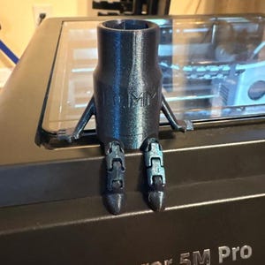 Plik STL z gniazdem Buddy 10 mm, zabawne narzędzie do warsztatu mechanicznego, brelok (do pobrania w wersji cyfrowej)