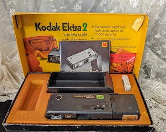 Vintage Camera Kodak Ektra2 in Box