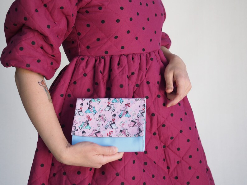 Vegan Clutch Unique Vegan Wallet Vegan gift Women small Textured Vegan Gold Leather Purse with a vintage pic Magnetic Closure