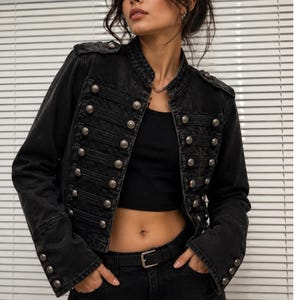 Damska kurtka dżinsowa w stylu wojskowym | Jeansowy top w stylu vintage z guzikami z przodu