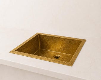Handcrafted Hammered Copper Farmhouse Sink – Vintage Apron-Front Basin